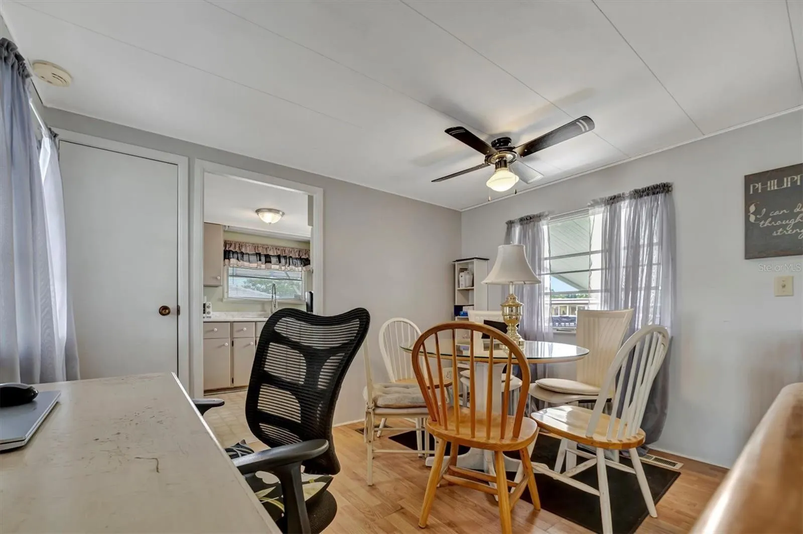 122 E SAINT ANNES CIR