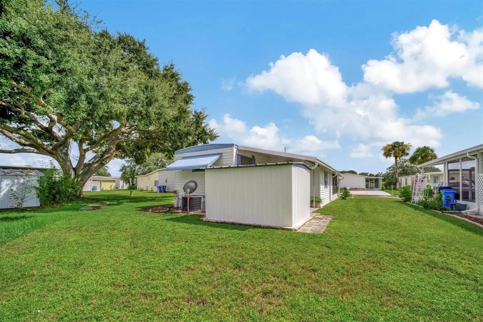 122 E SAINT ANNES CIR