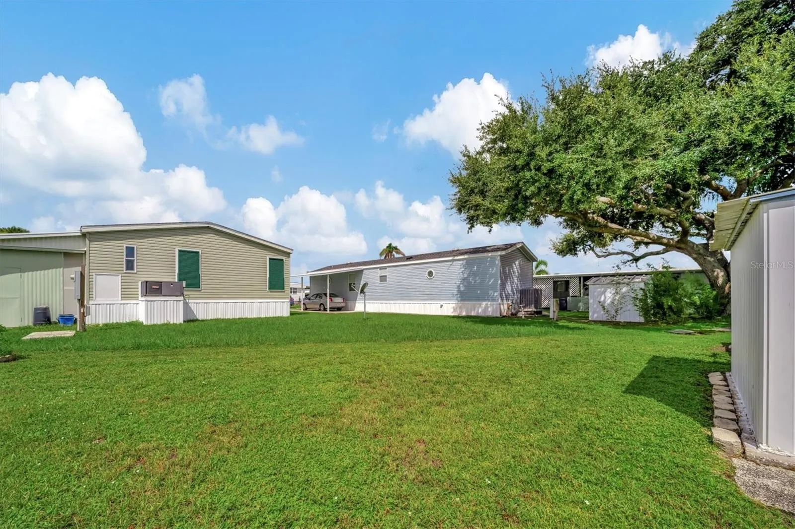 122 E SAINT ANNES CIR