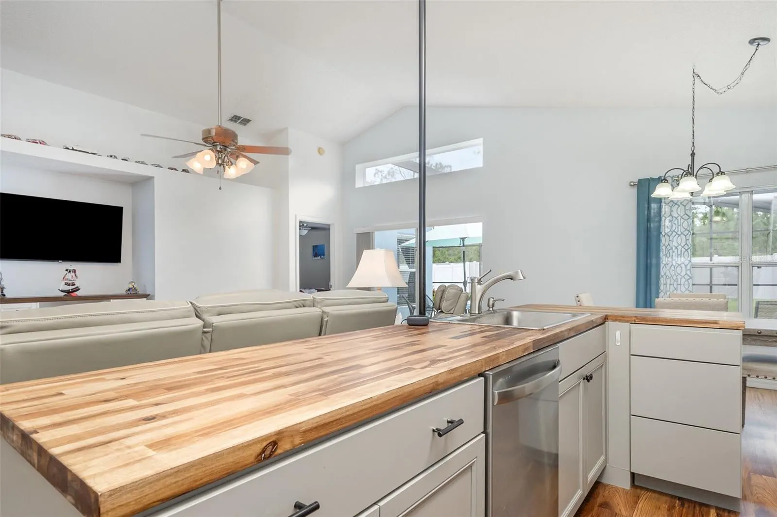 844 CASTERTON CIR