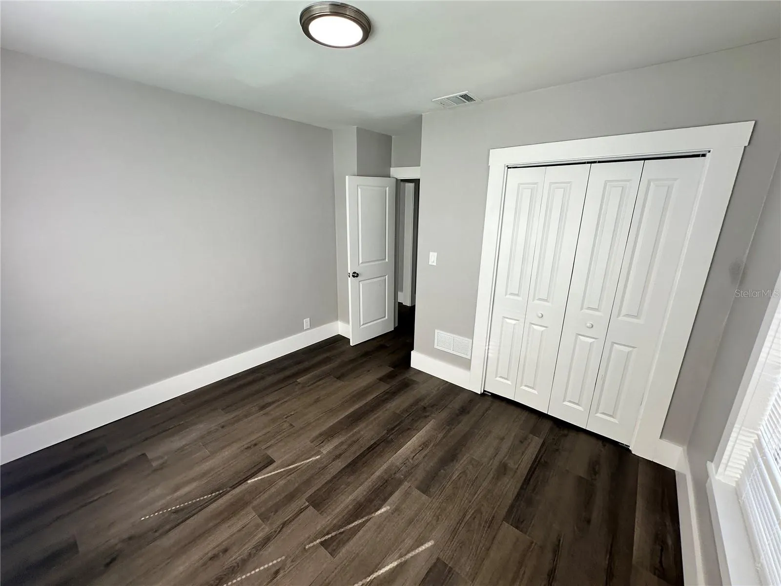 1006 15TH AVE NW