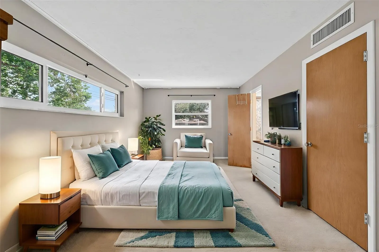 1431 DOUGLAS DR