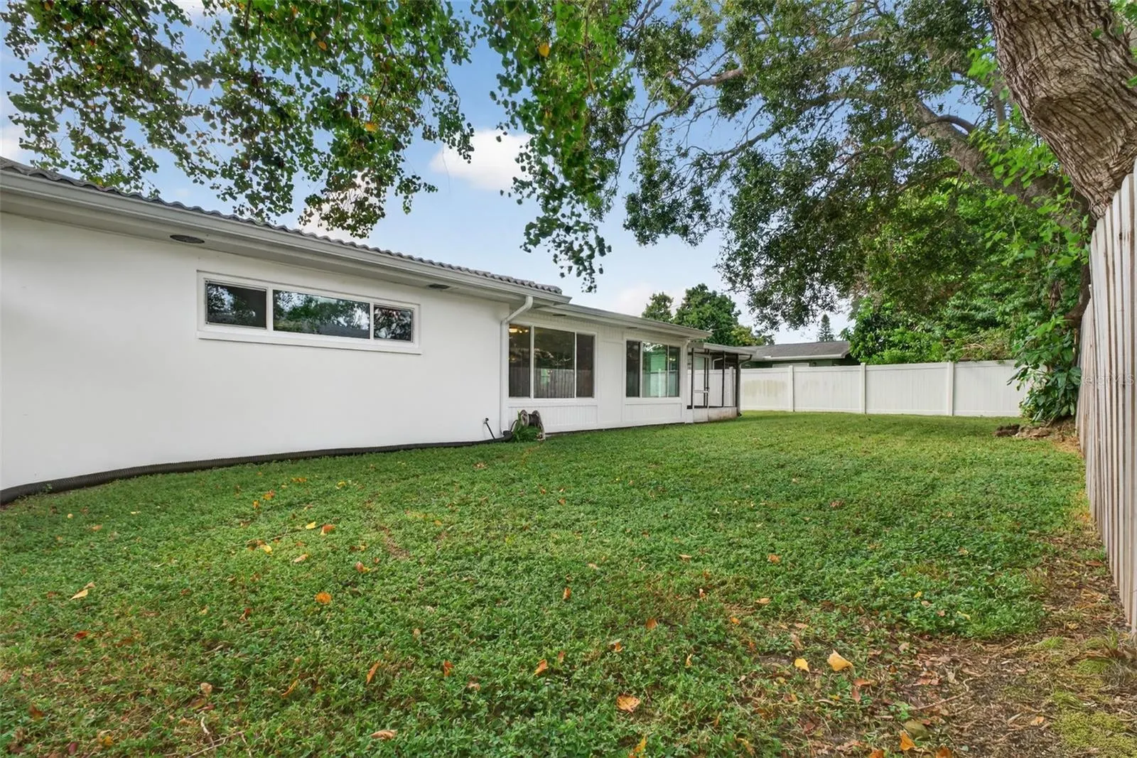 1431 DOUGLAS DR
