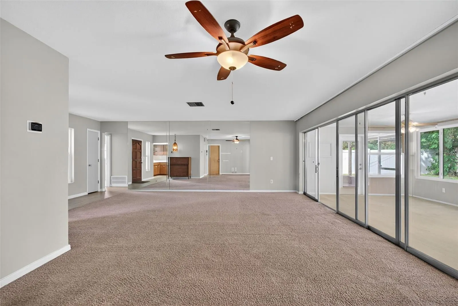 1431 DOUGLAS DR