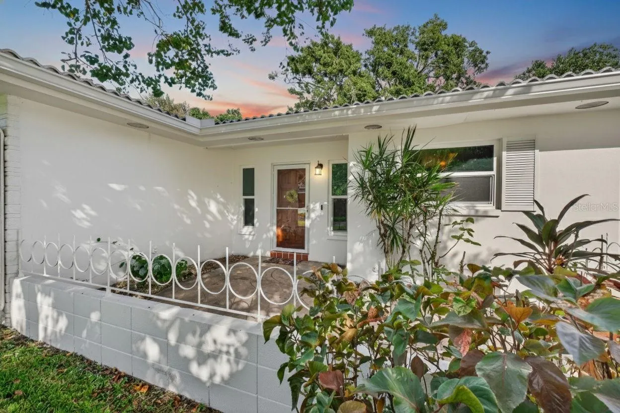 1431 DOUGLAS DR