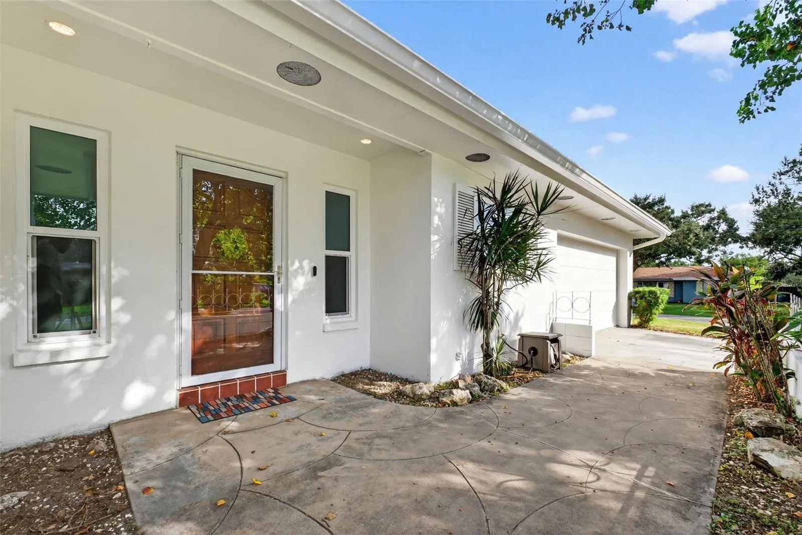 1431 DOUGLAS DR