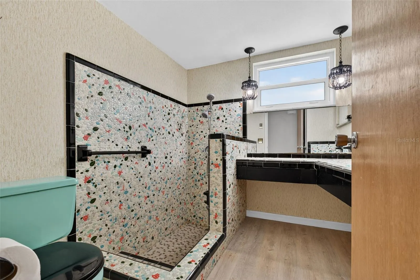 1431 DOUGLAS DR