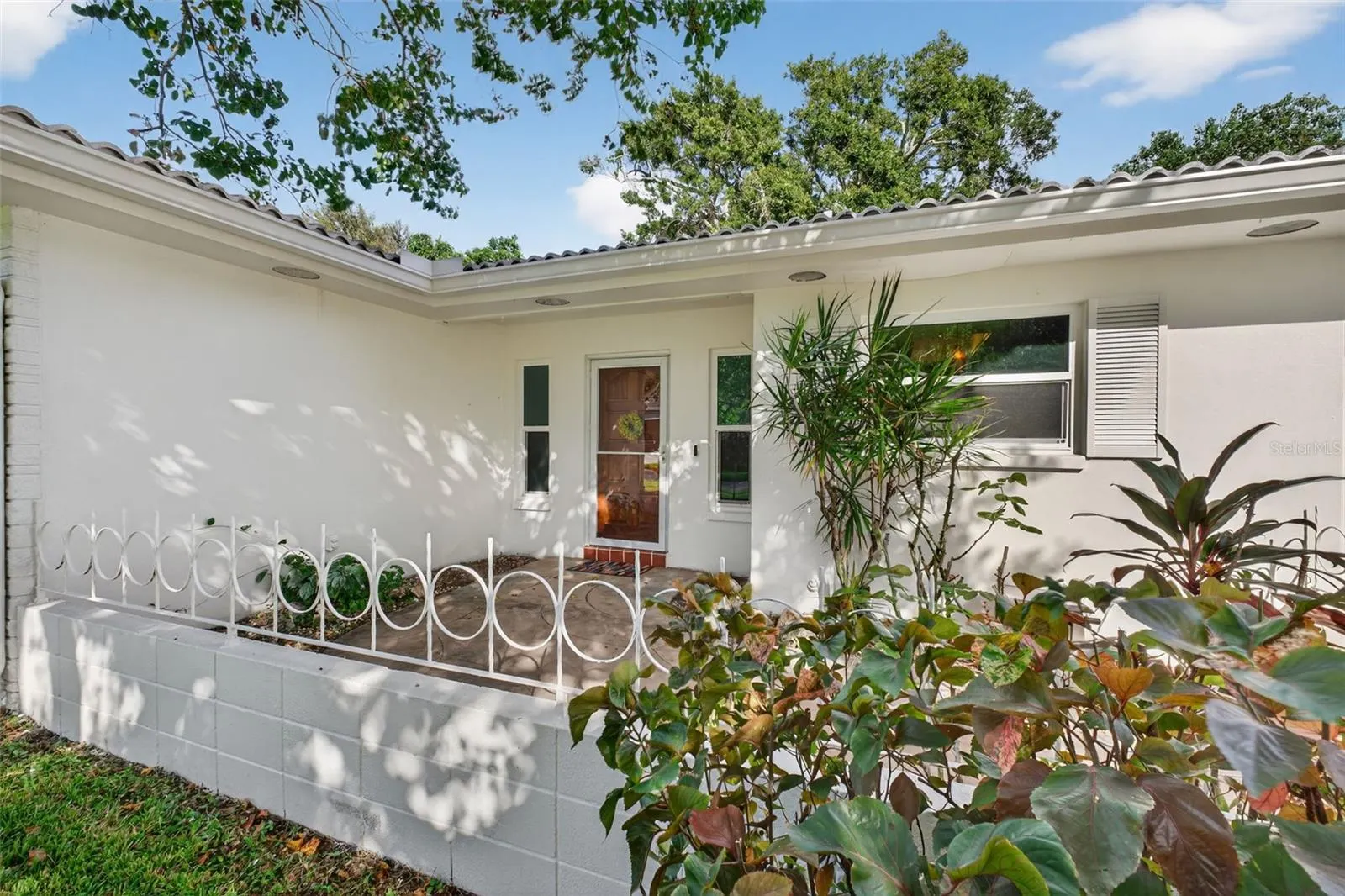 1431 DOUGLAS DR