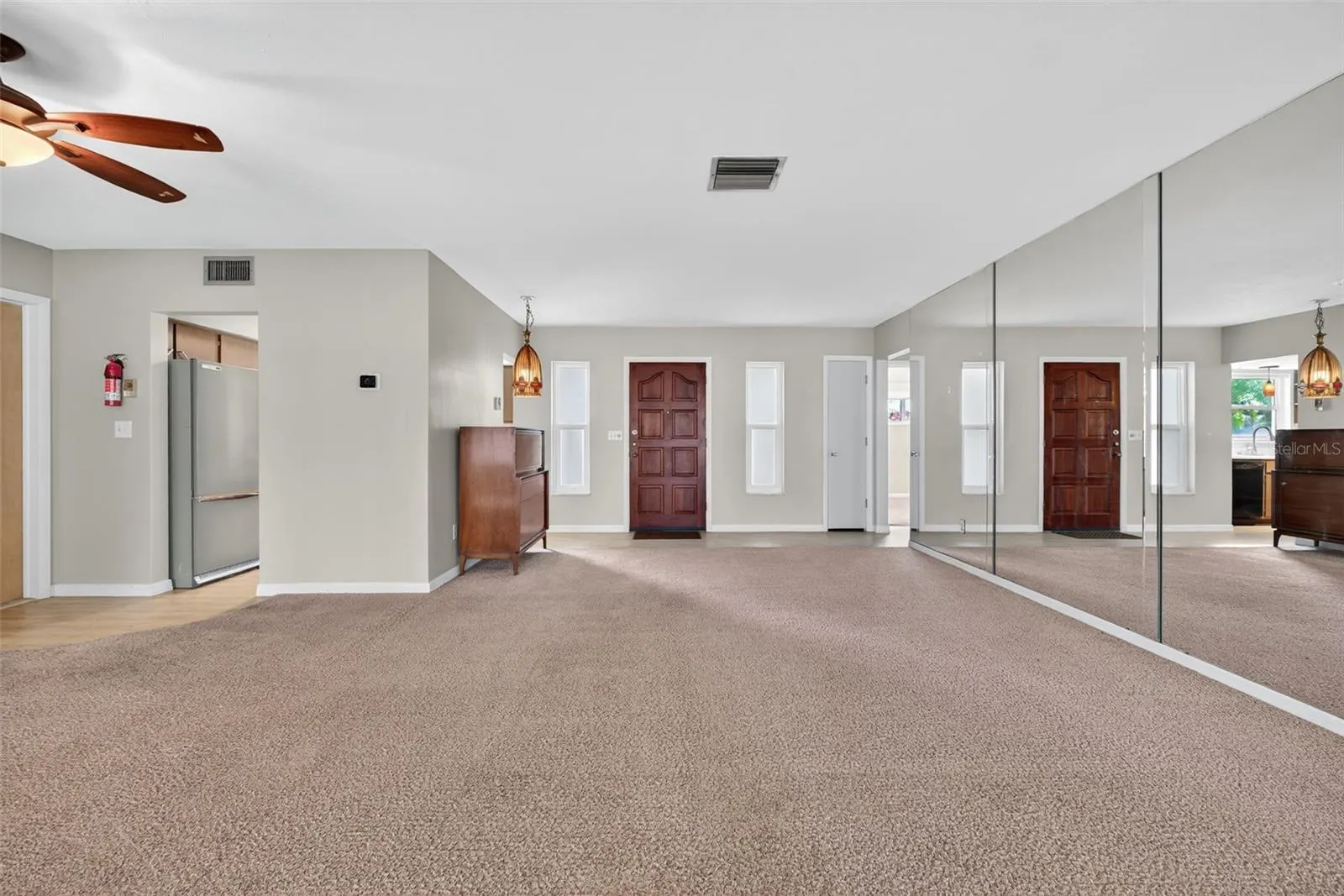 1431 DOUGLAS DR
