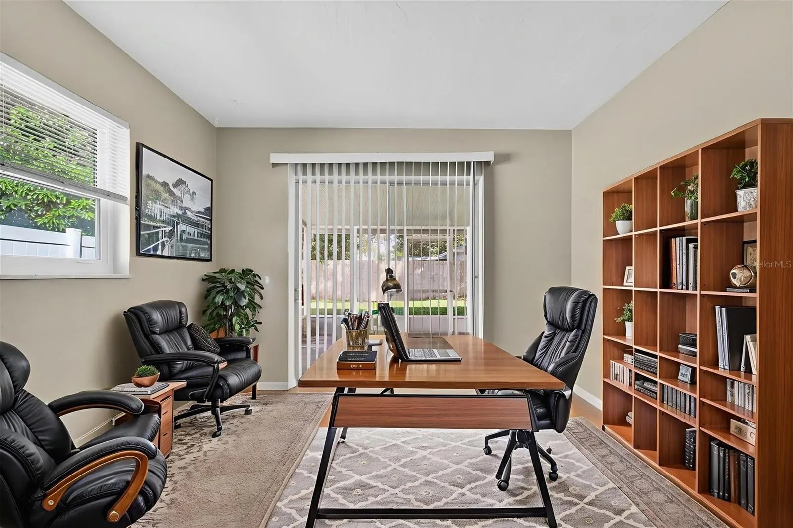 1431 DOUGLAS DR