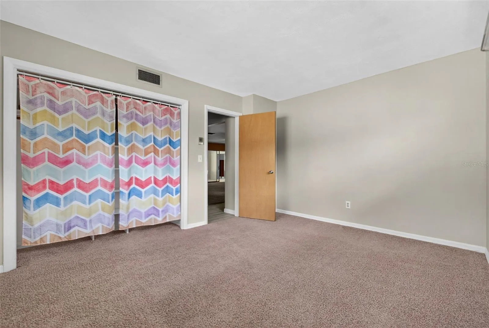 1431 DOUGLAS DR