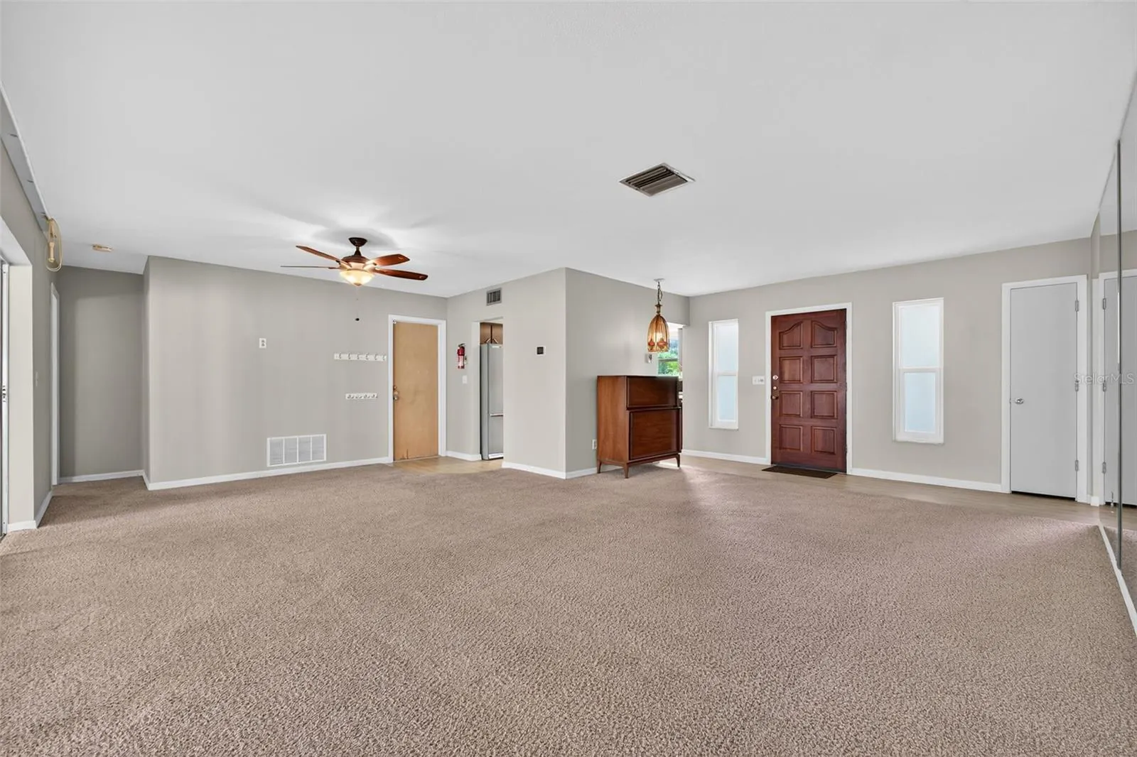 1431 DOUGLAS DR