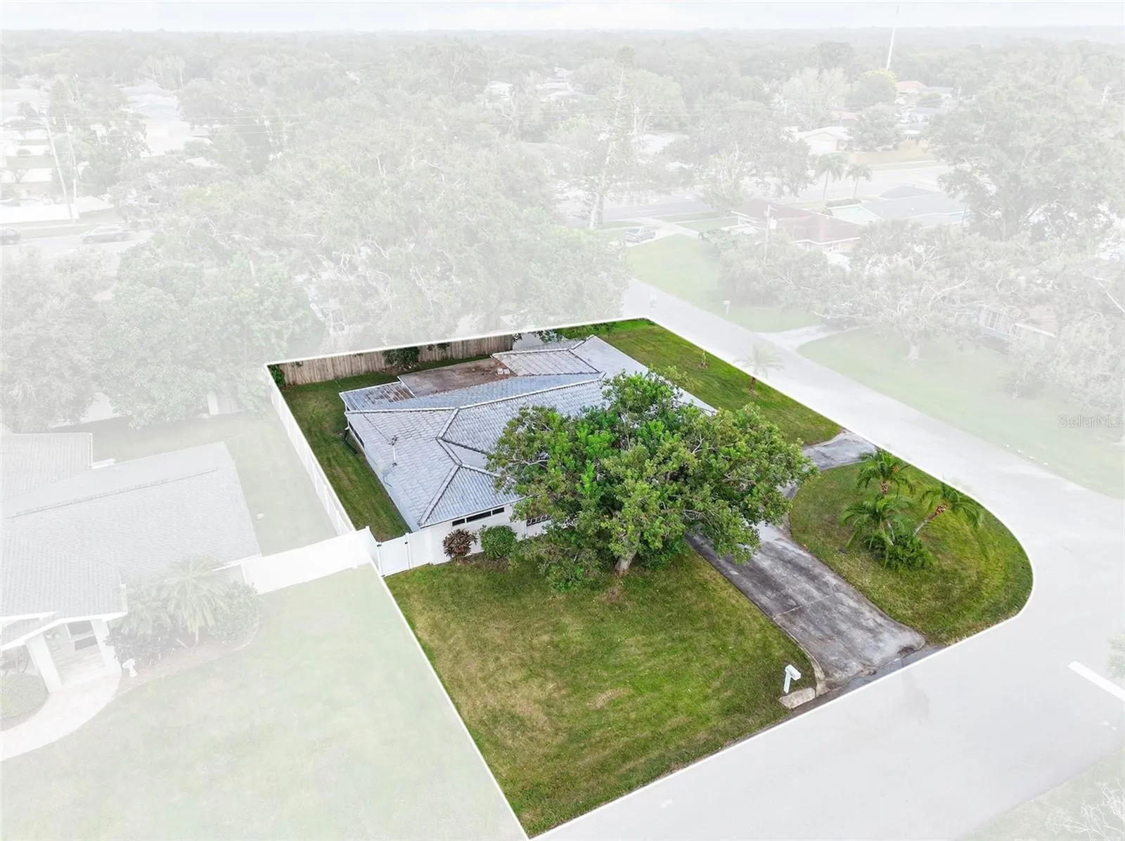1431 DOUGLAS DR