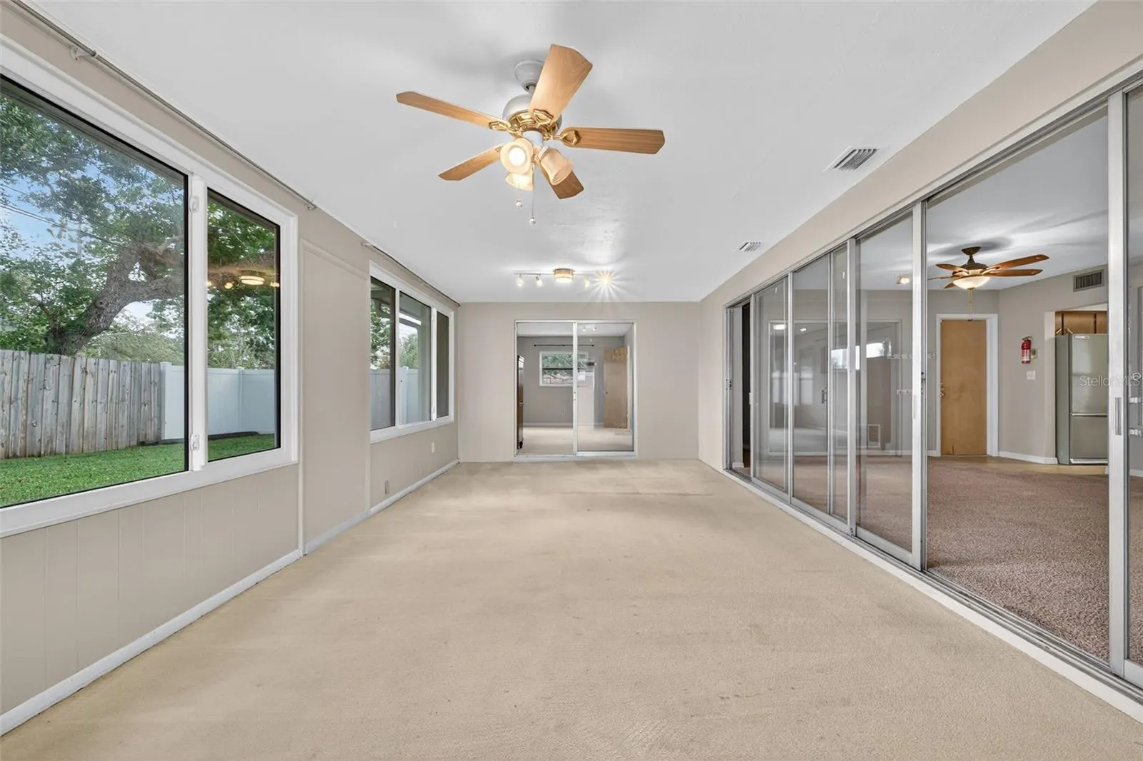 1431 DOUGLAS DR