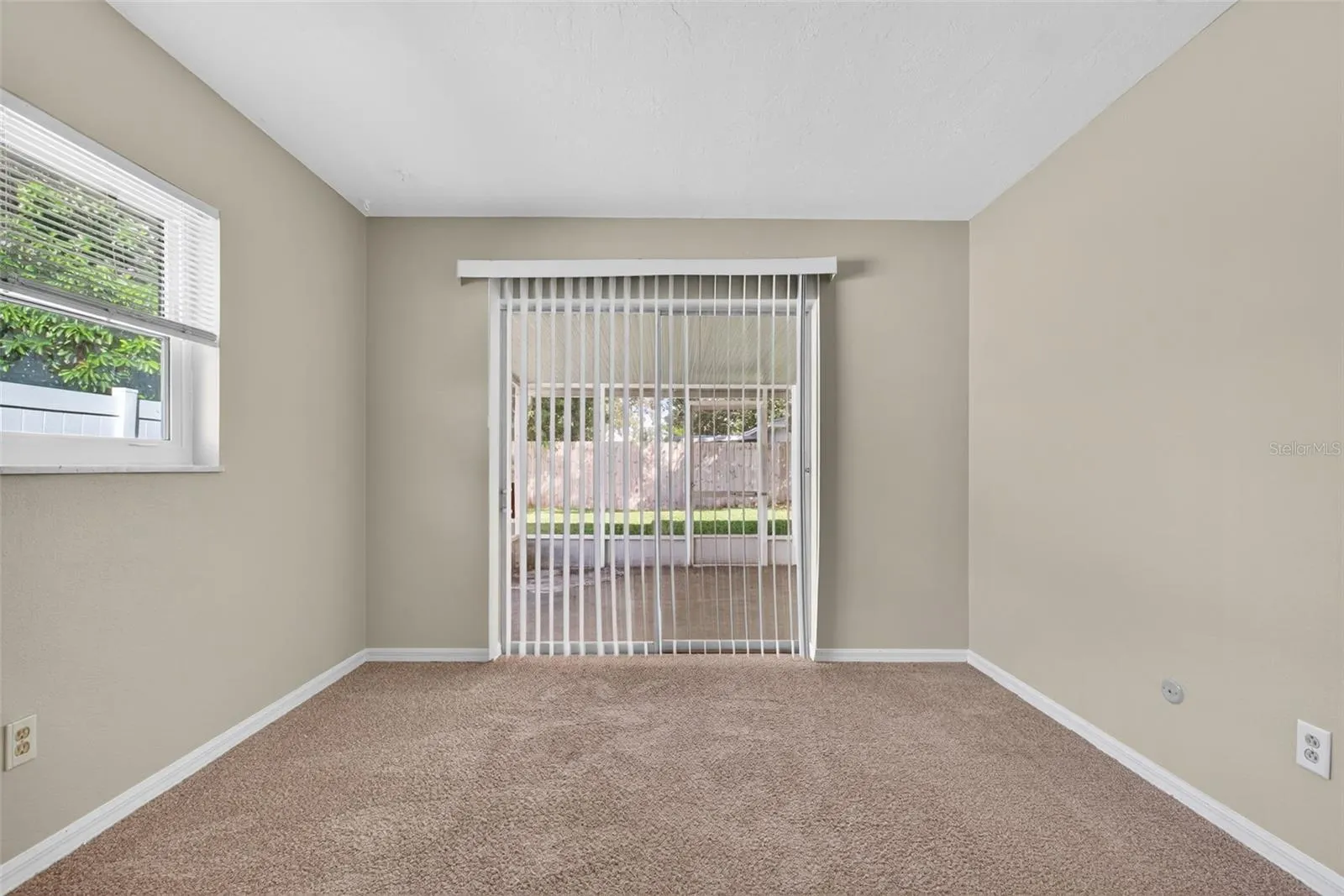 1431 DOUGLAS DR
