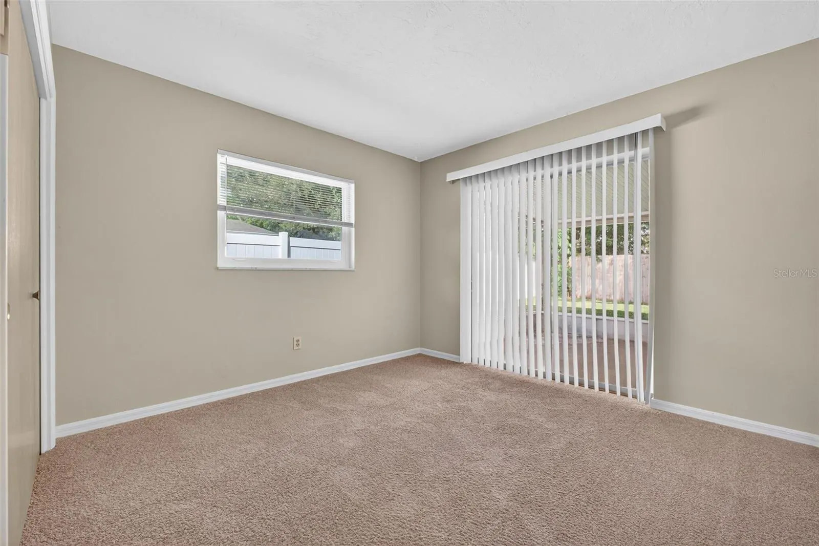 1431 DOUGLAS DR
