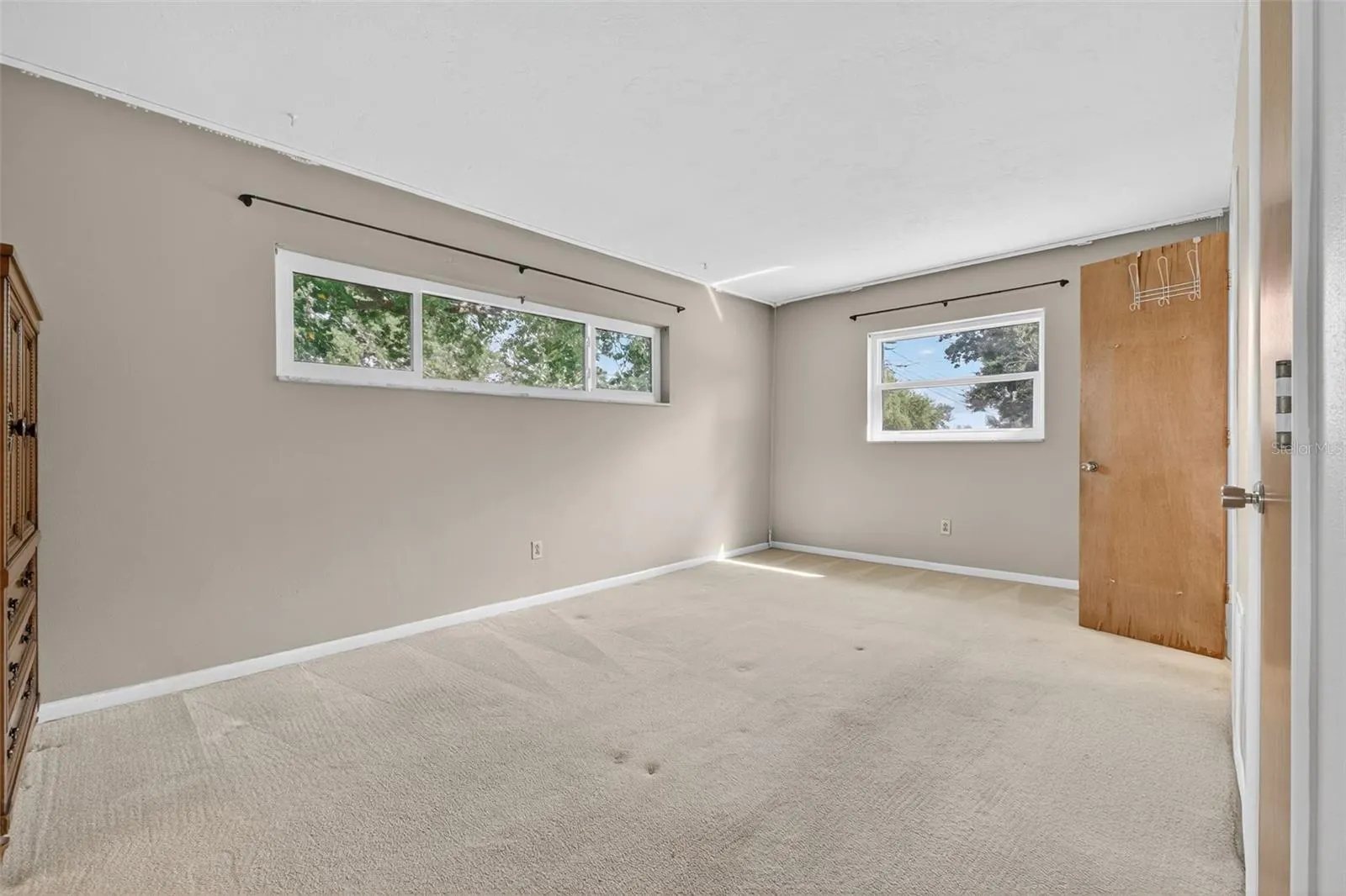 1431 DOUGLAS DR