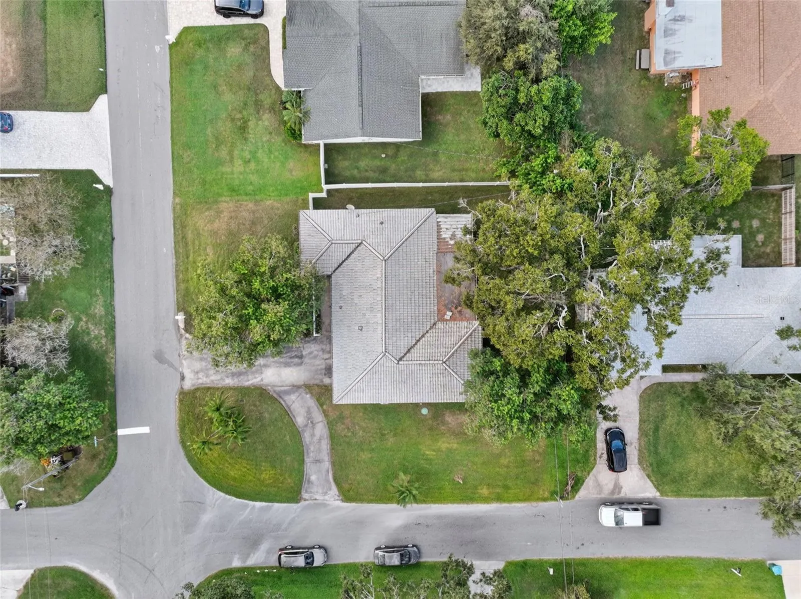 1431 DOUGLAS DR