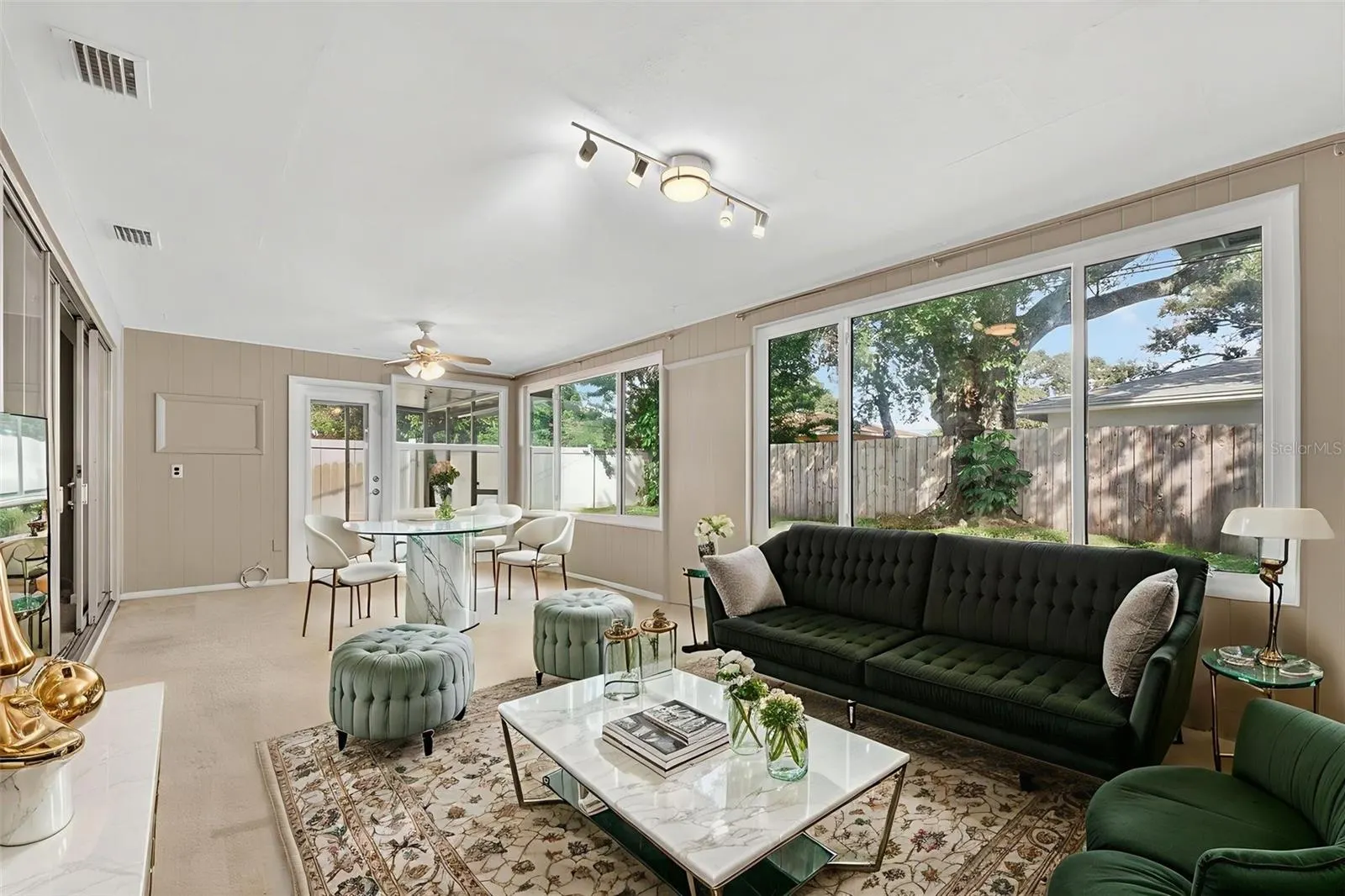 1431 DOUGLAS DR