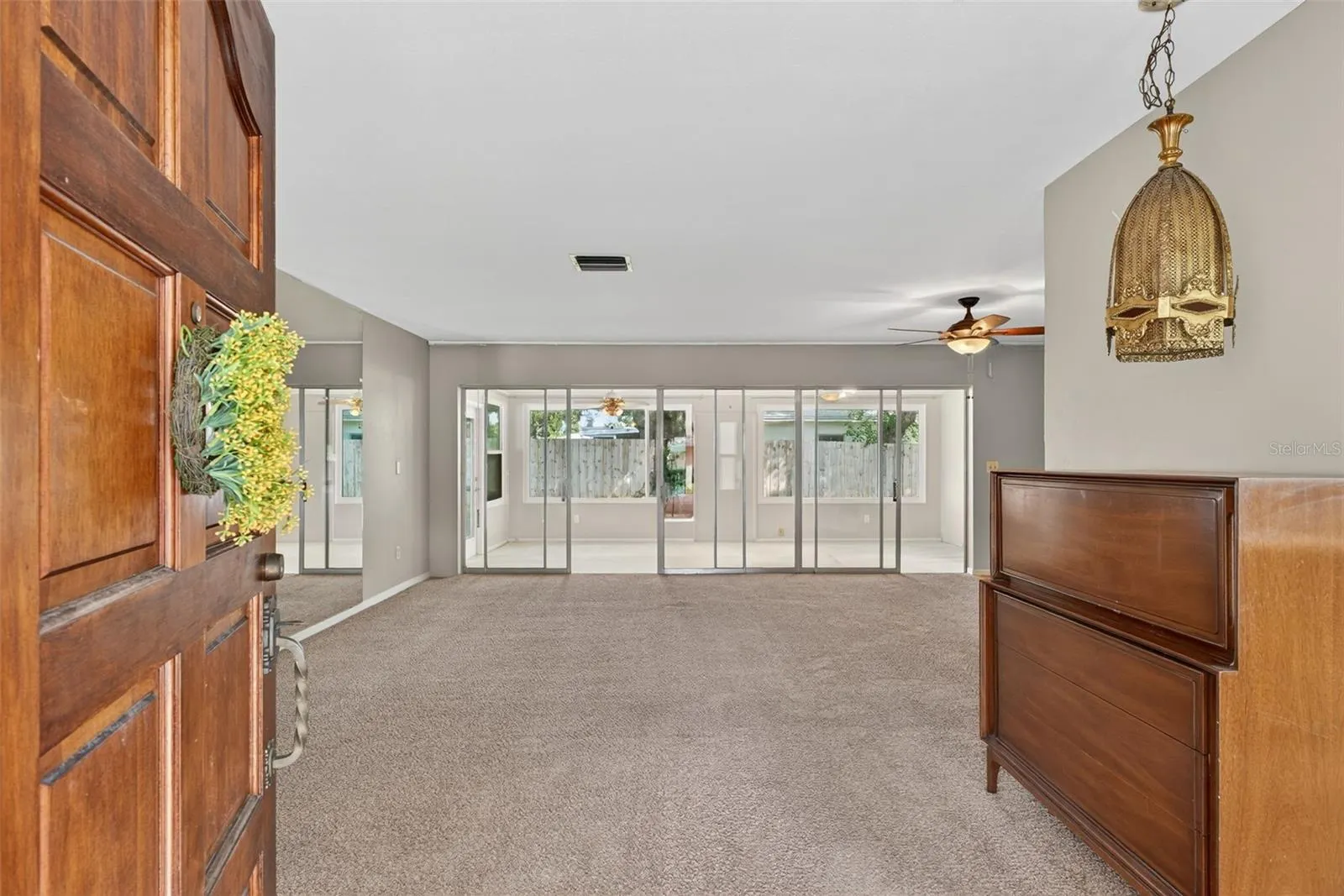 1431 DOUGLAS DR