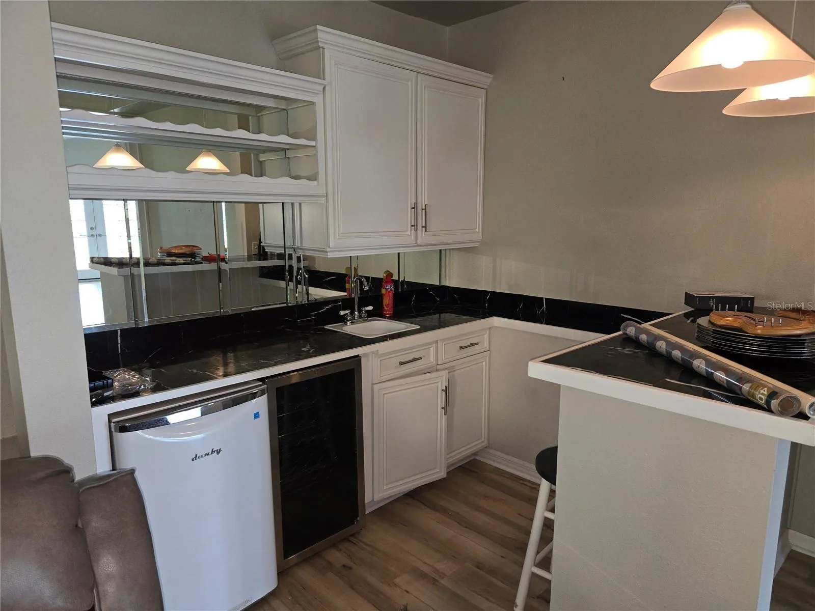 104 5TH ST E