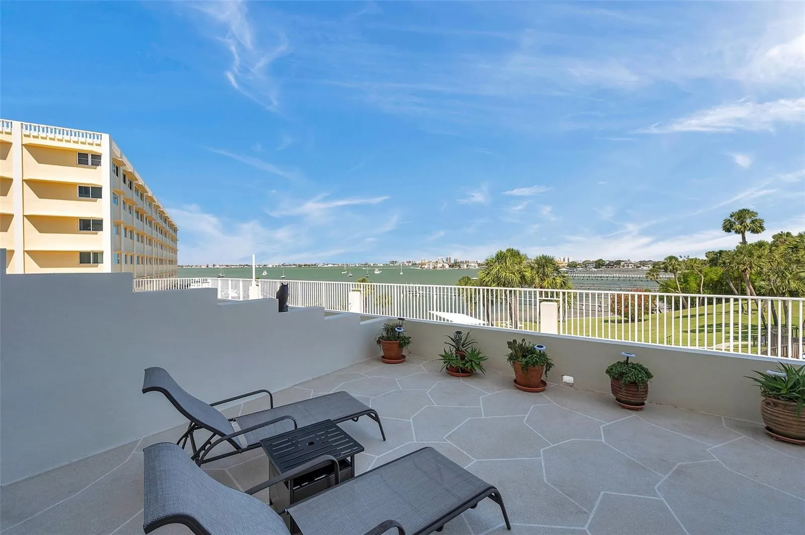 100 BLUFF VIEW DR #104A, #104A