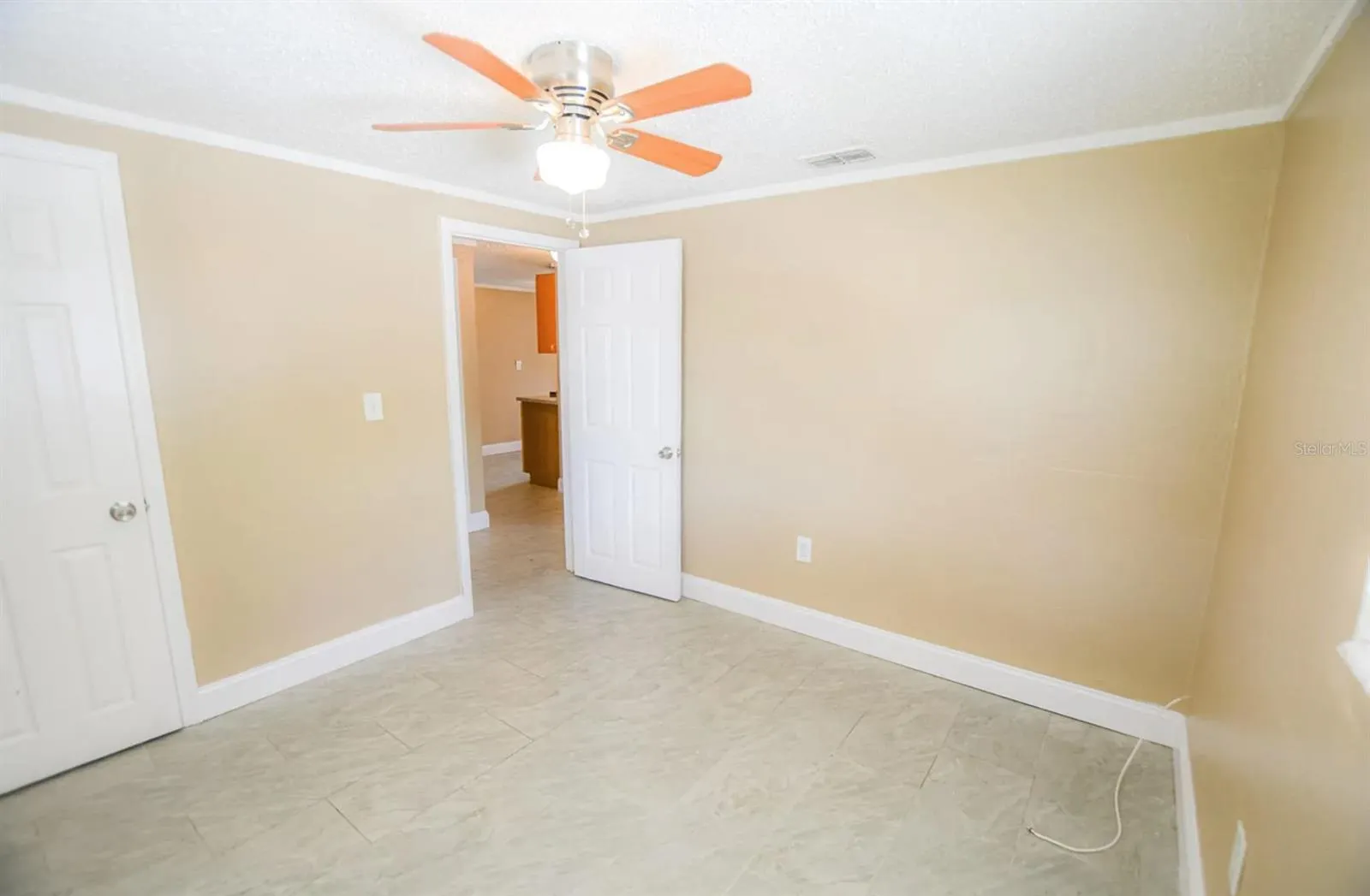 116 E NORTHSIDE DR