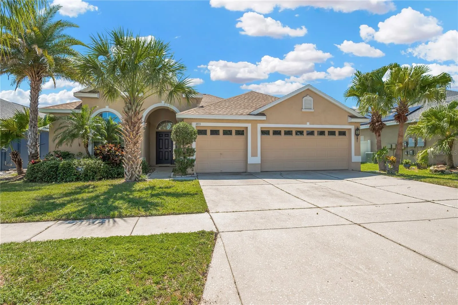 1833 MIRA LAGO CIR