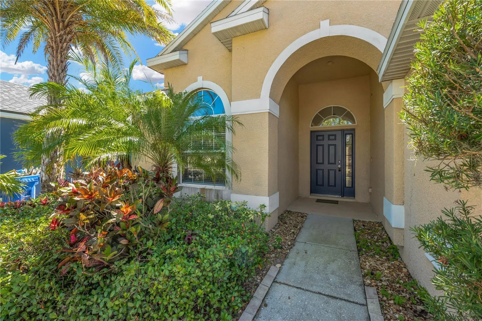 1833 MIRA LAGO CIR