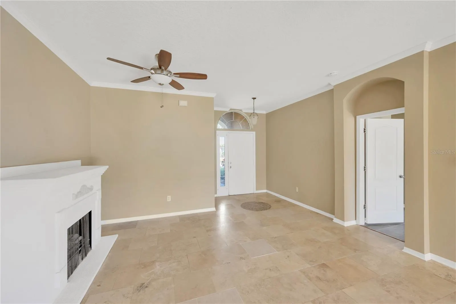 1833 MIRA LAGO CIR