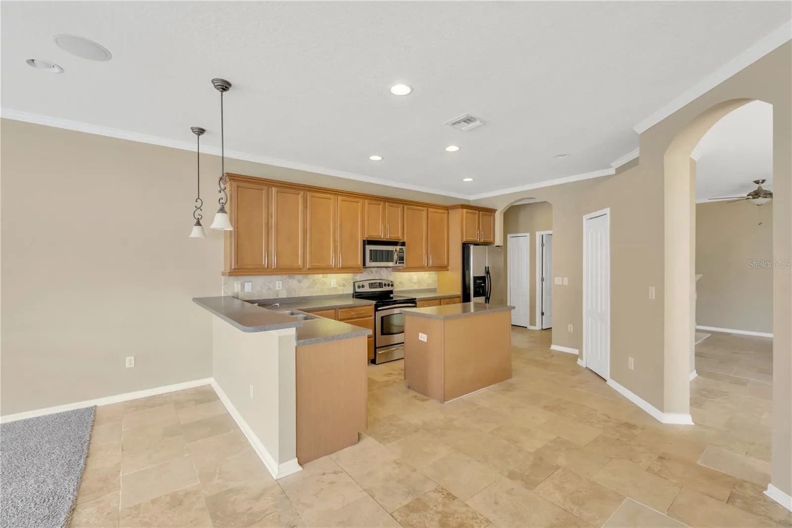 1833 MIRA LAGO CIR