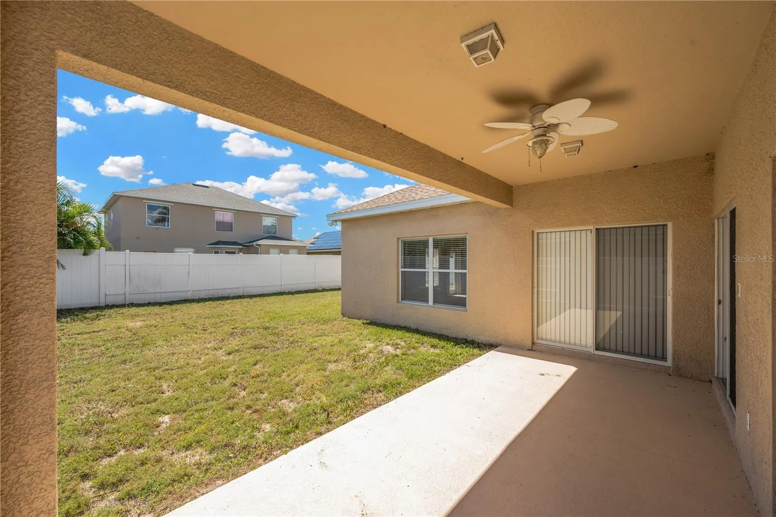 1833 MIRA LAGO CIR