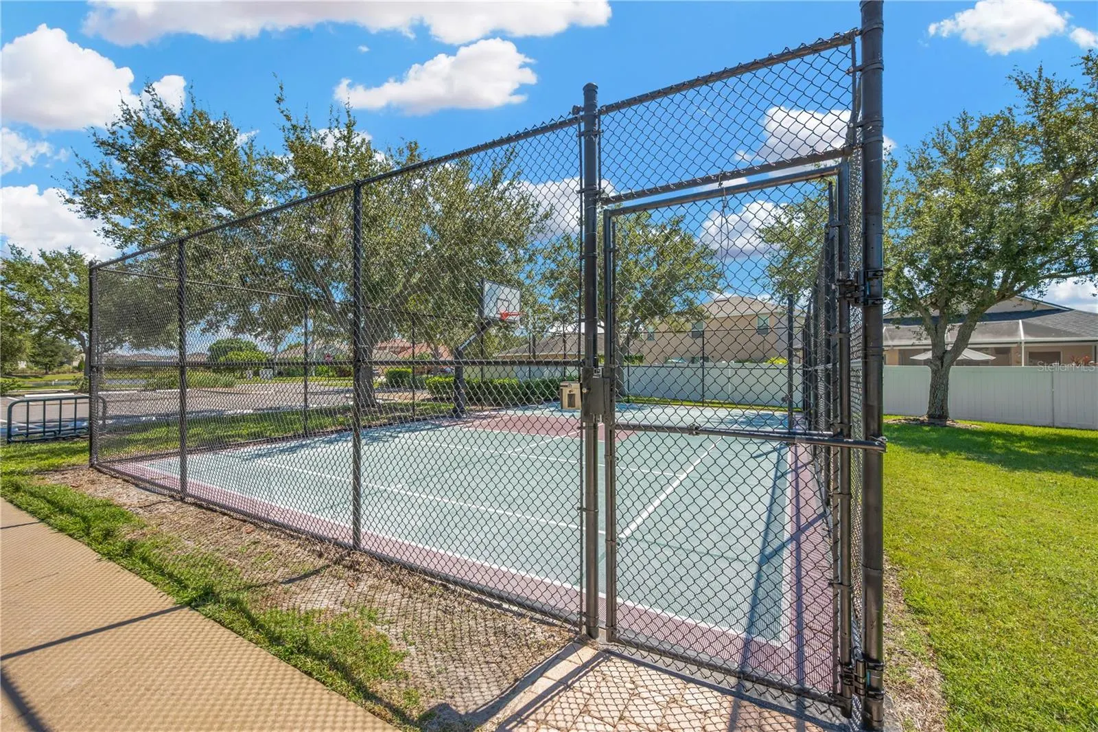 1833 MIRA LAGO CIR