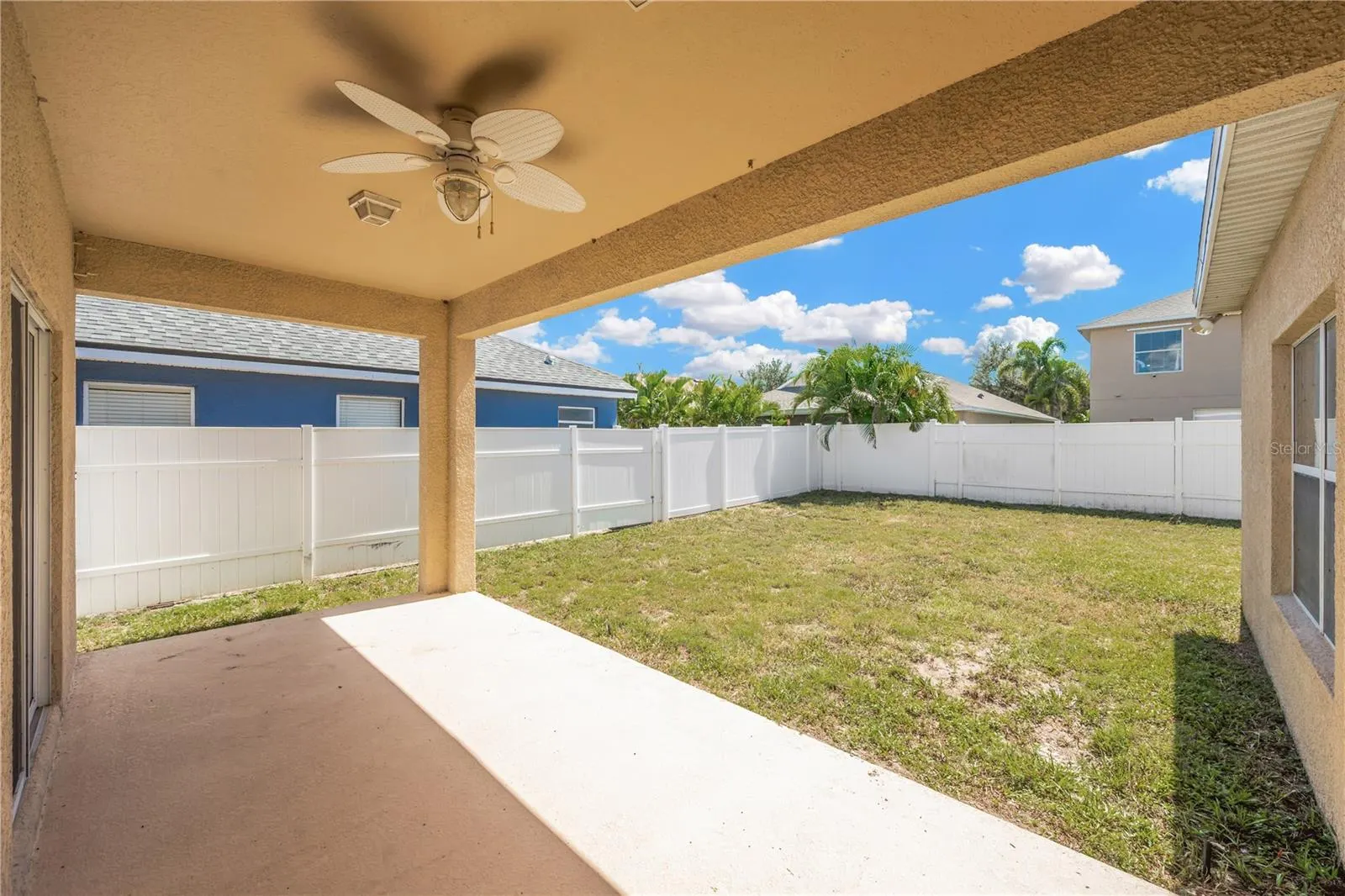 1833 MIRA LAGO CIR