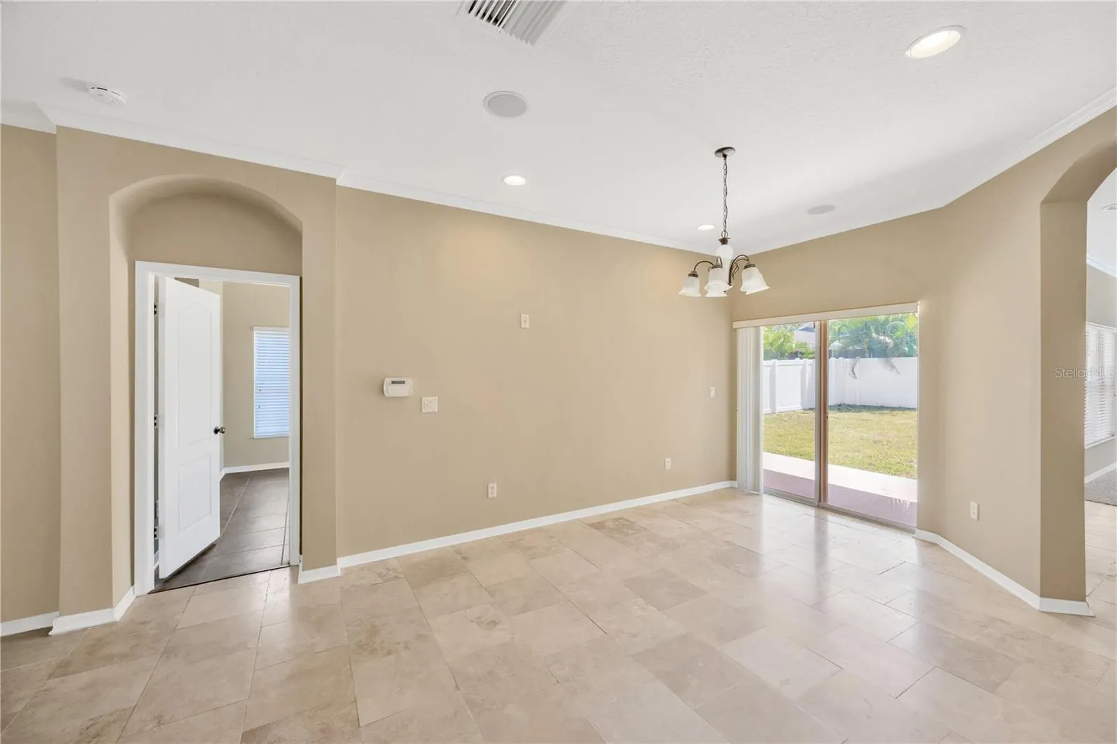 1833 MIRA LAGO CIR