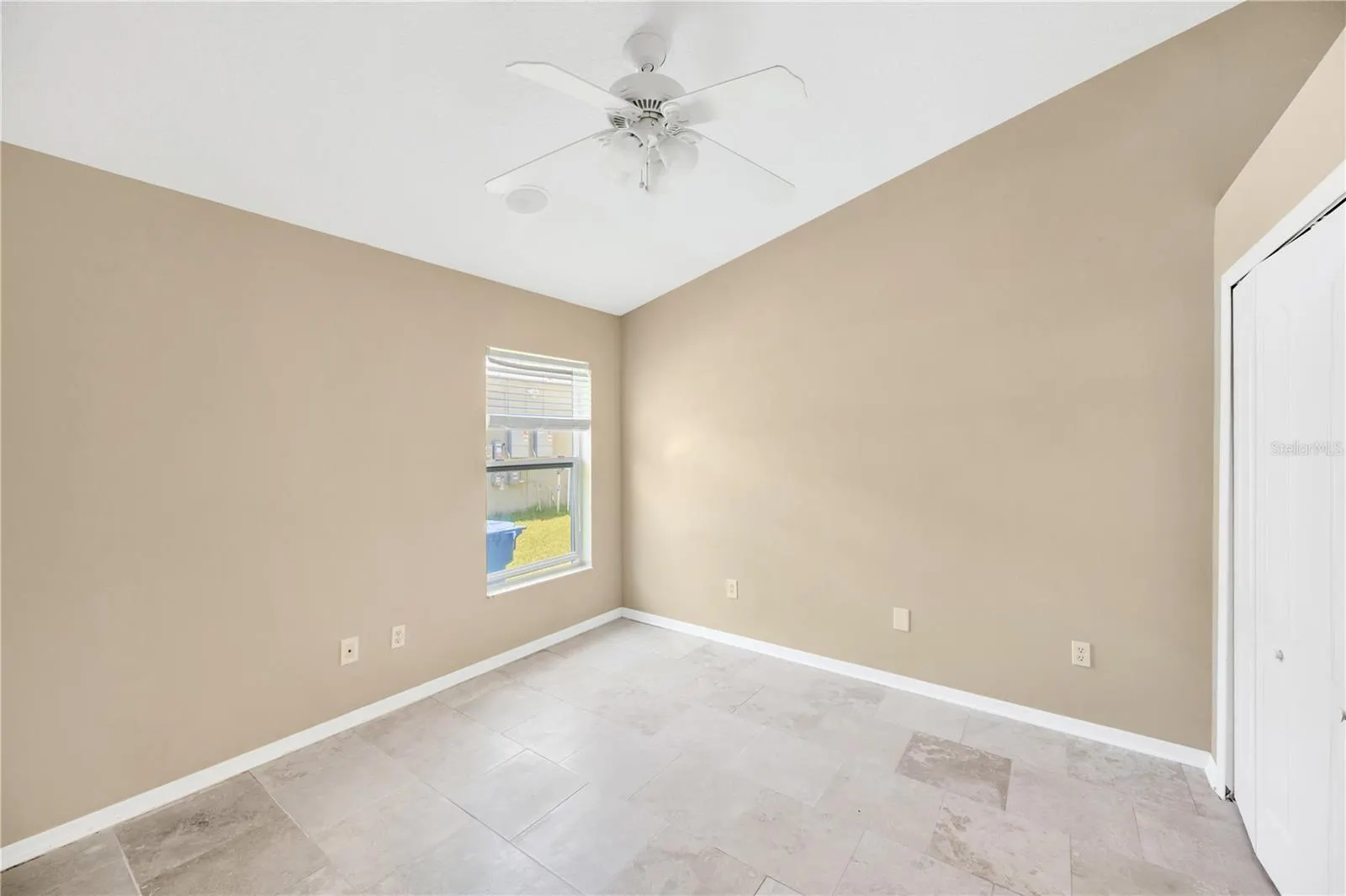 1833 MIRA LAGO CIR