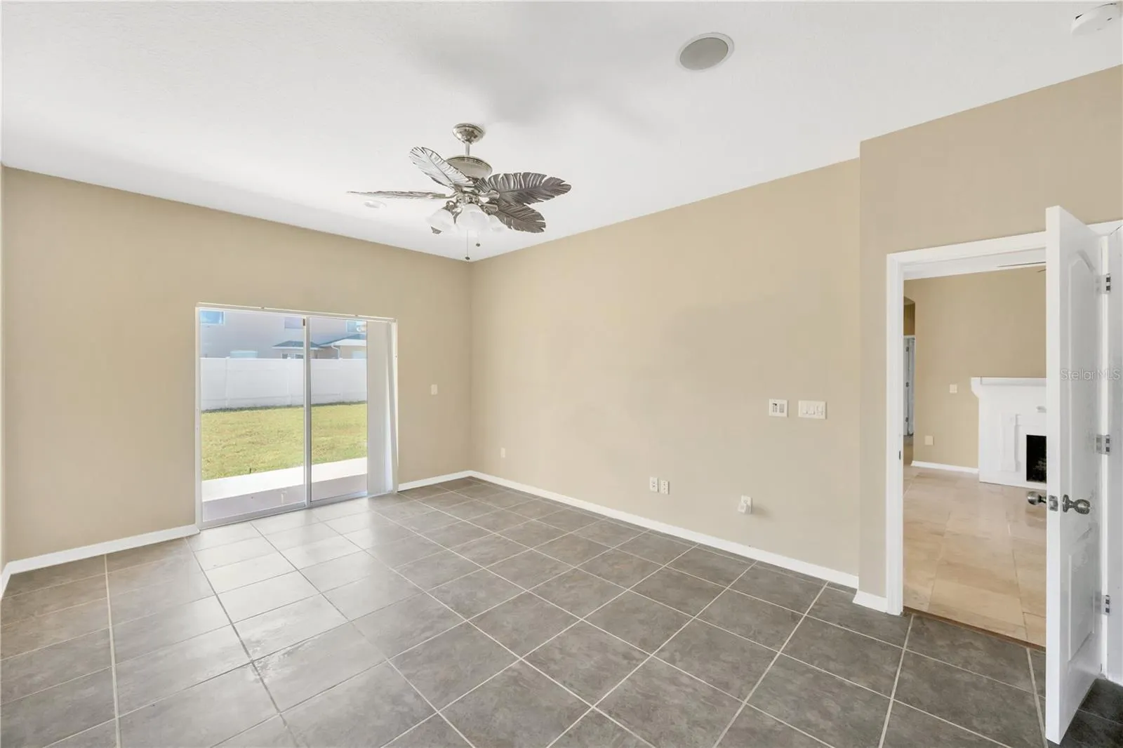 1833 MIRA LAGO CIR