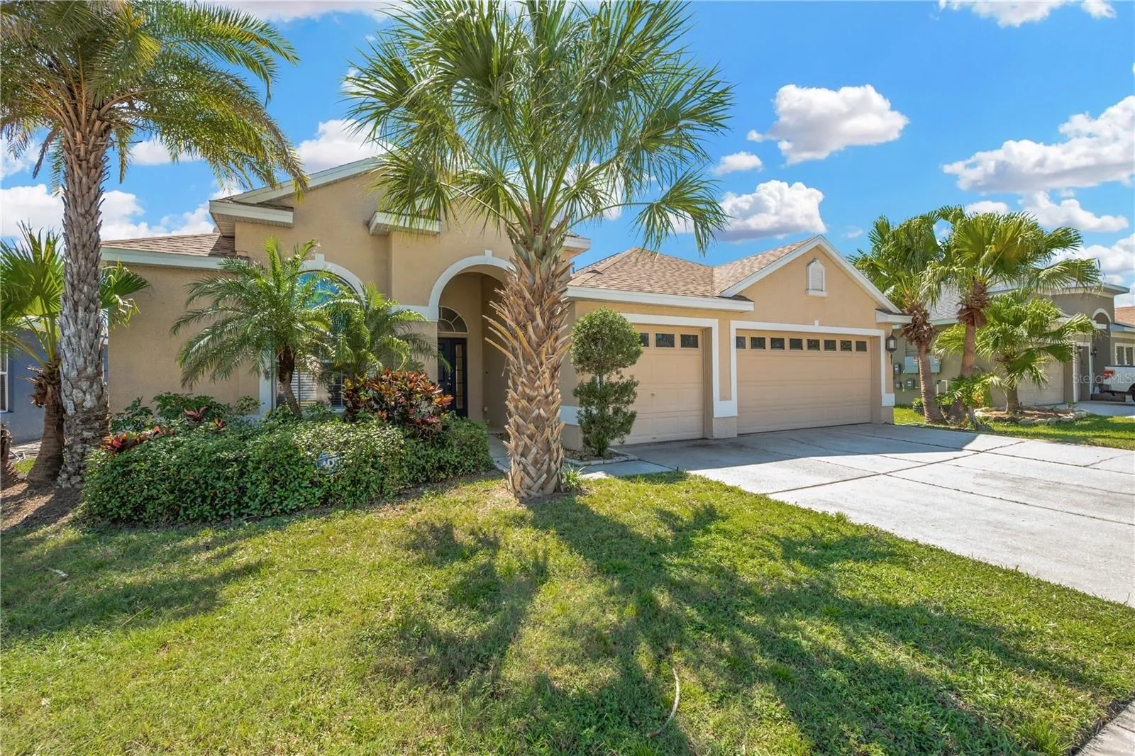 1833 MIRA LAGO CIR
