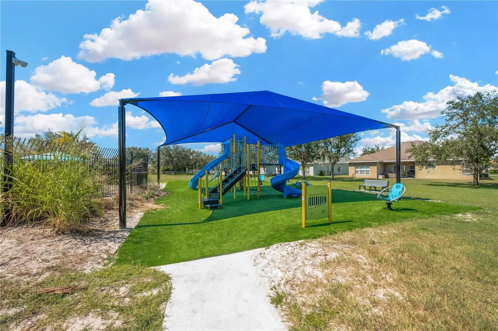 1833 MIRA LAGO CIR
