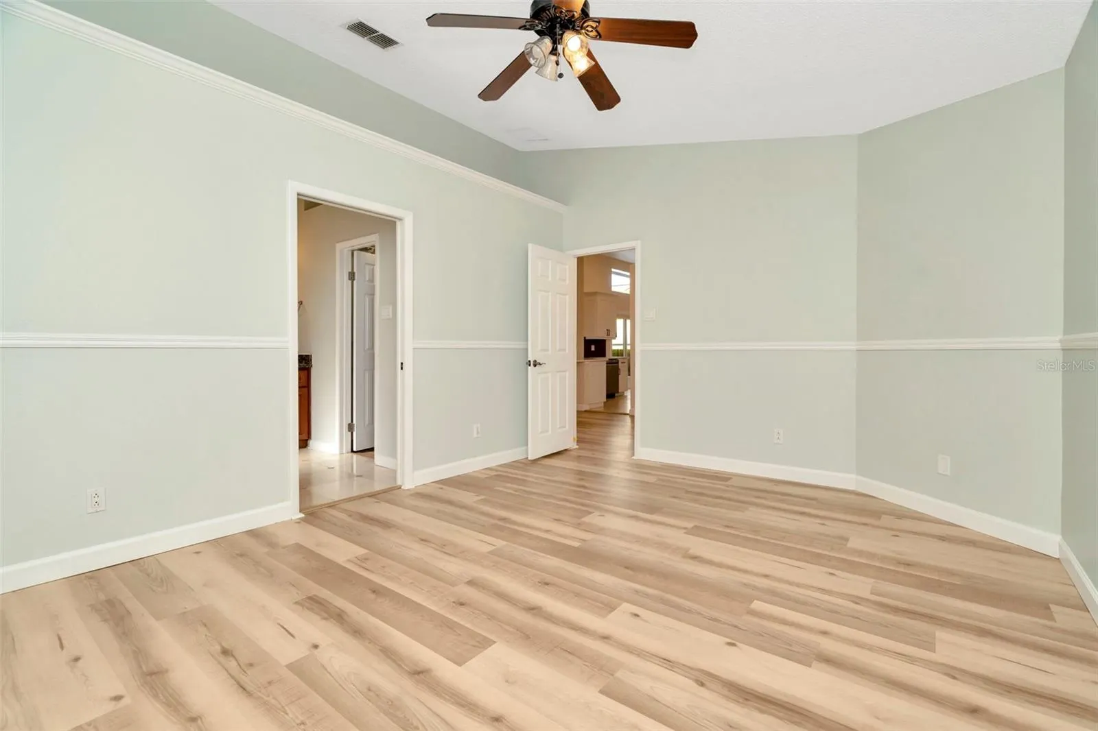 1504 ATTLEBORO LN