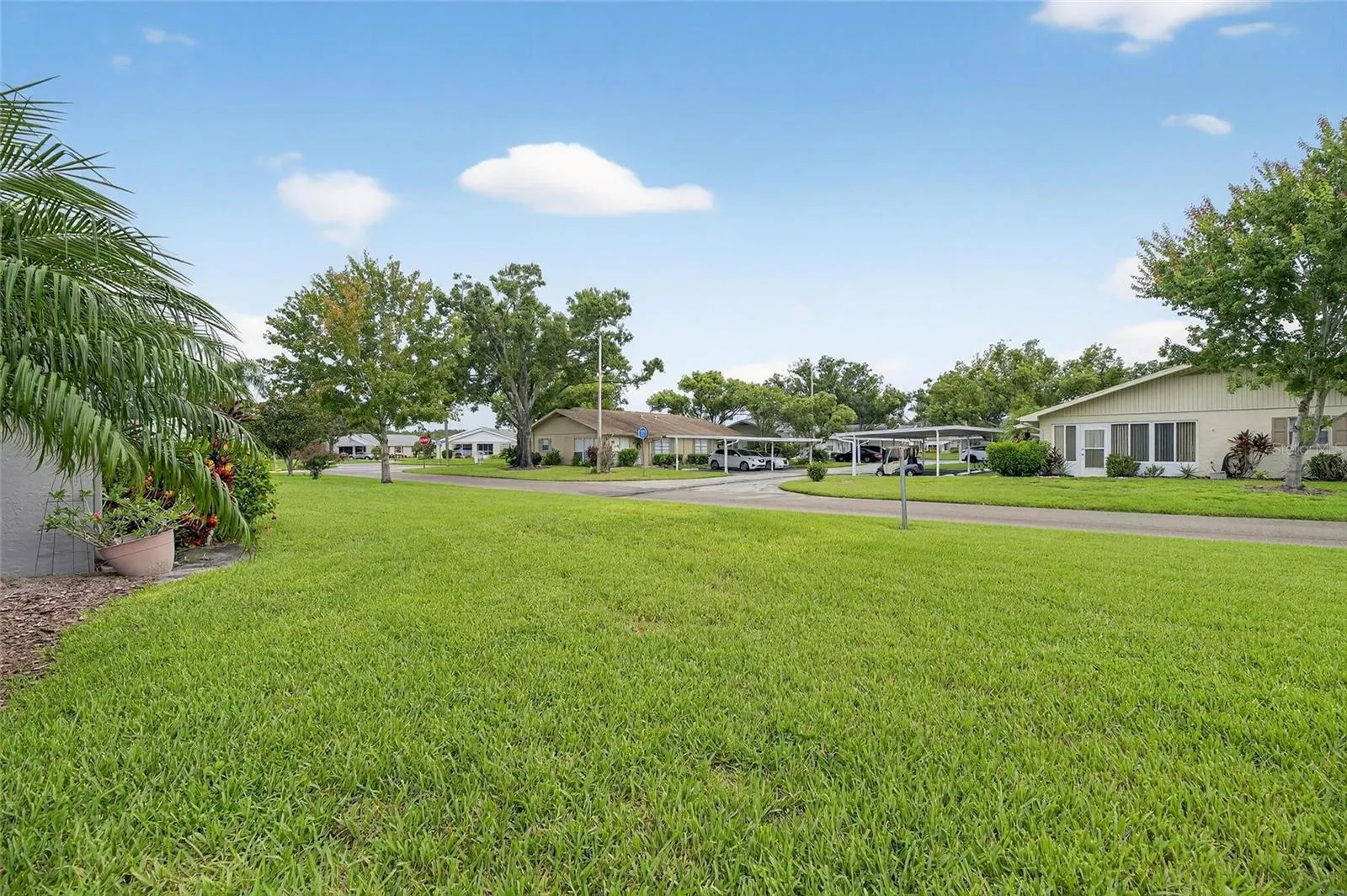 408 GLOUCESTER BLVD #33, #33