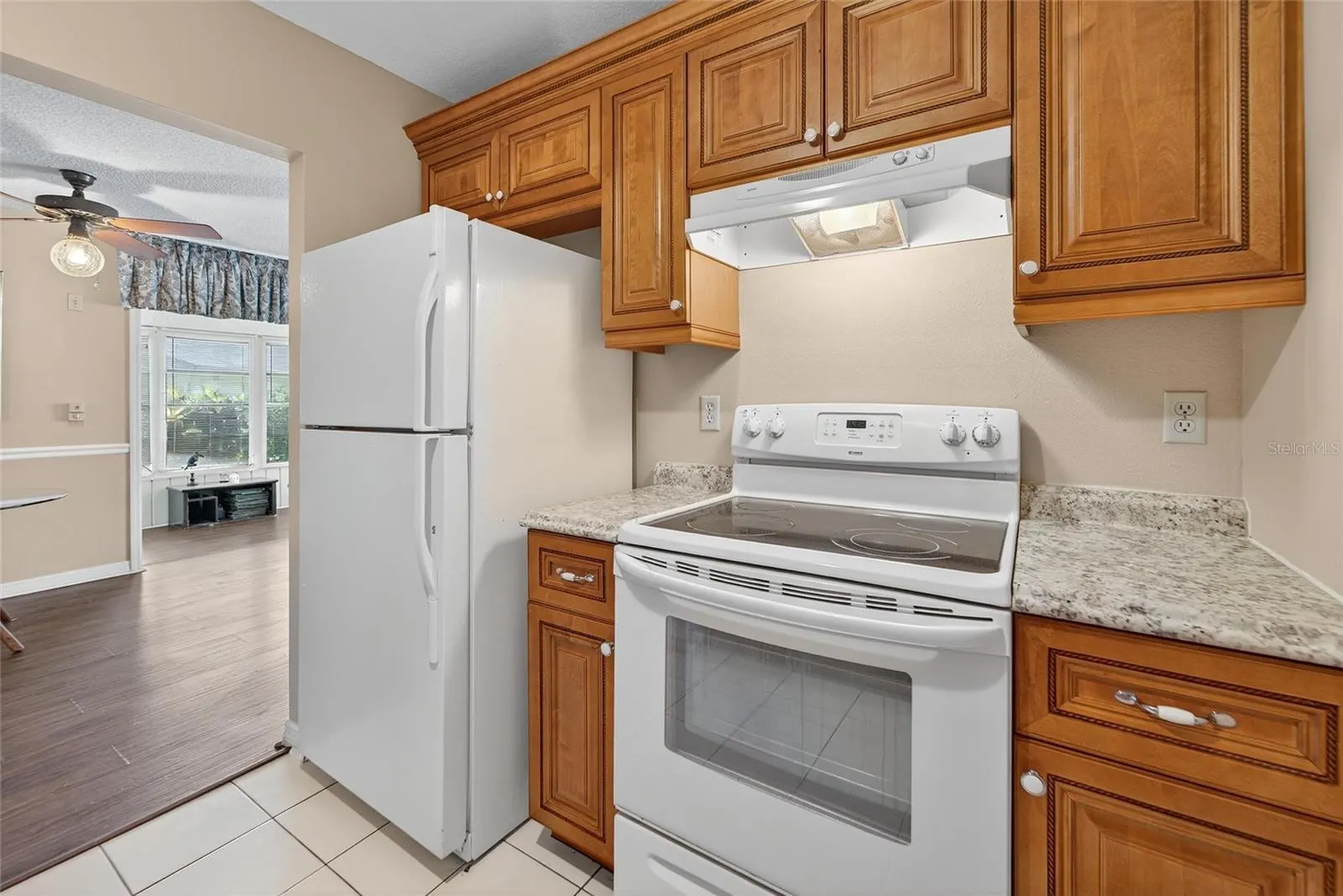 408 GLOUCESTER BLVD #33, #33