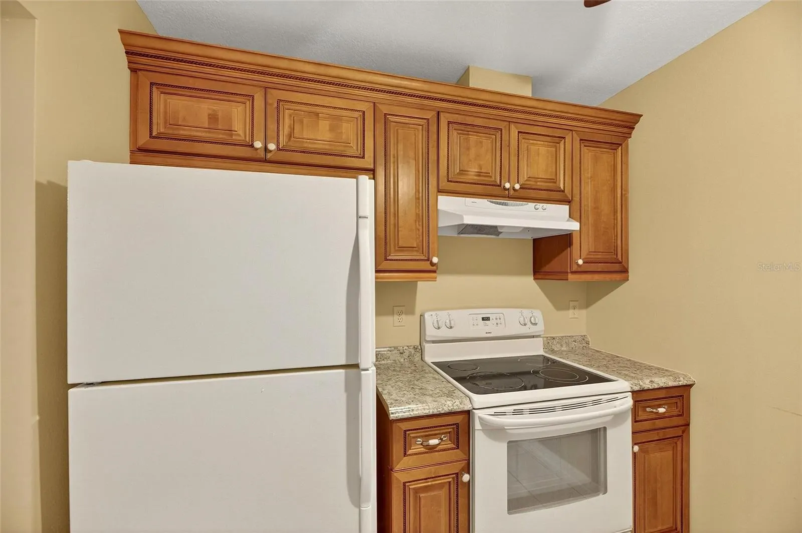 408 GLOUCESTER BLVD #33, #33