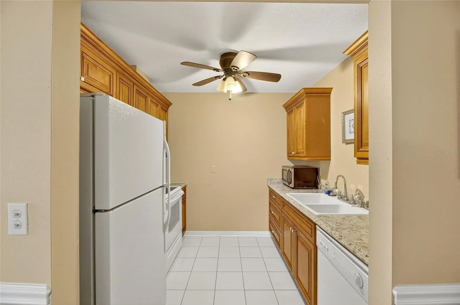 408 GLOUCESTER BLVD #33, #33