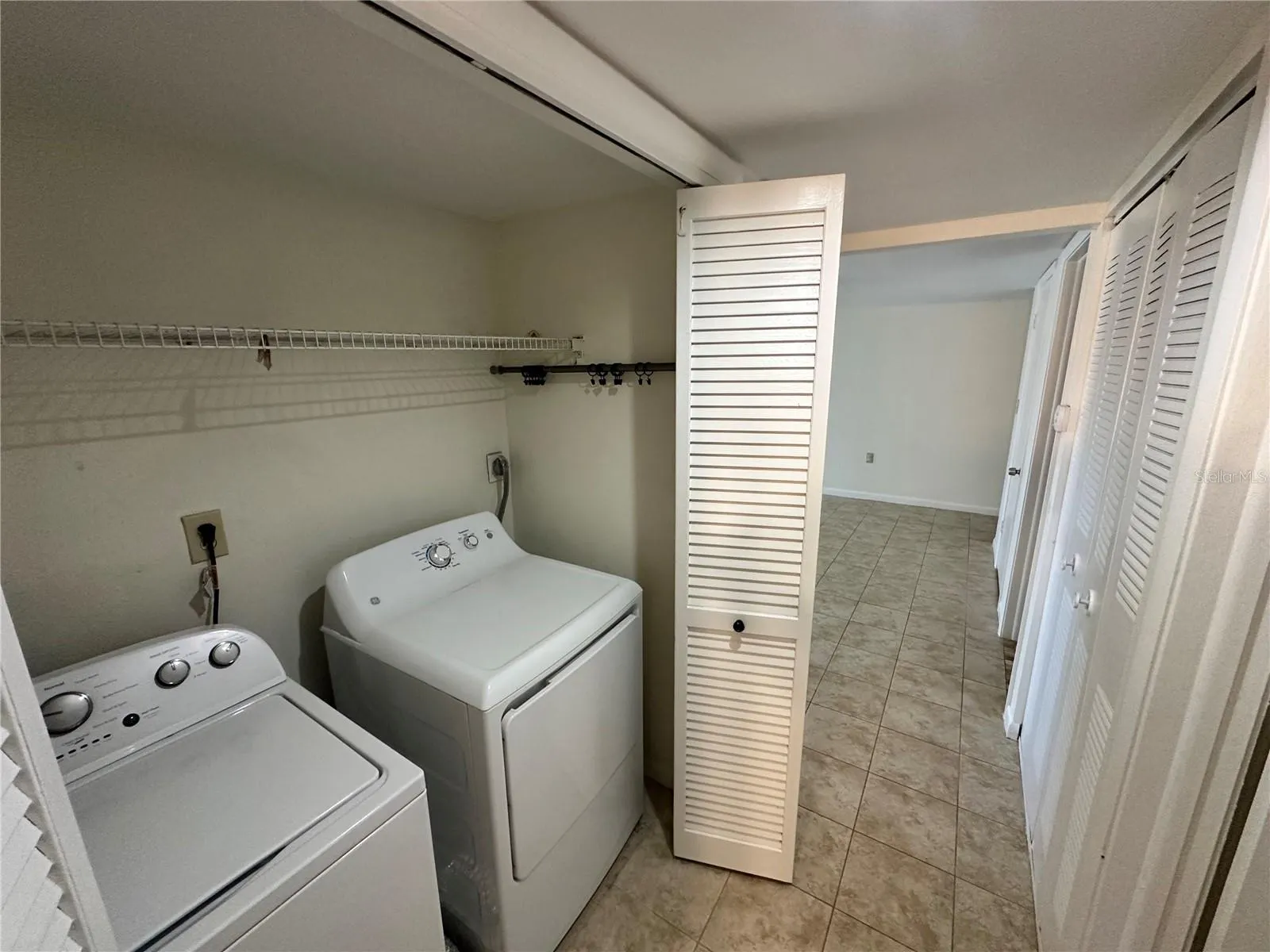 860 S VILLAGE DR N #201, #201