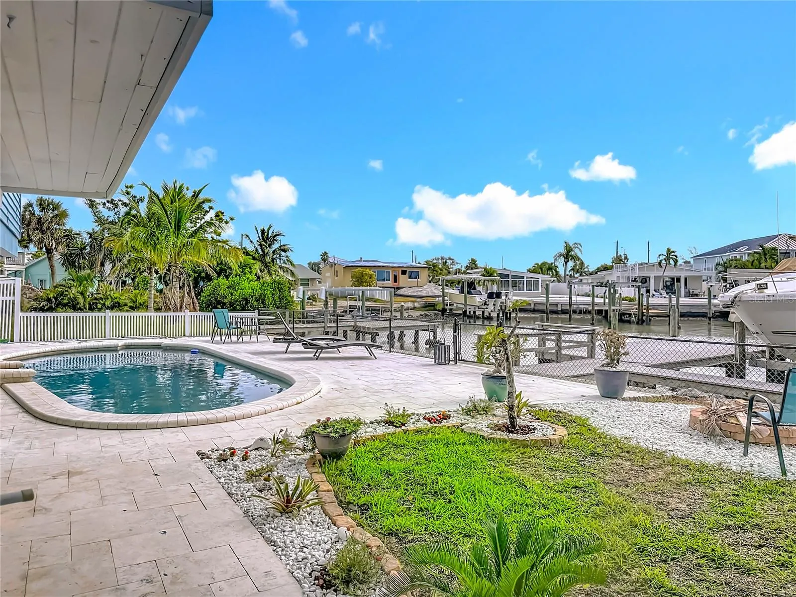 14186 W PARSLEY DR