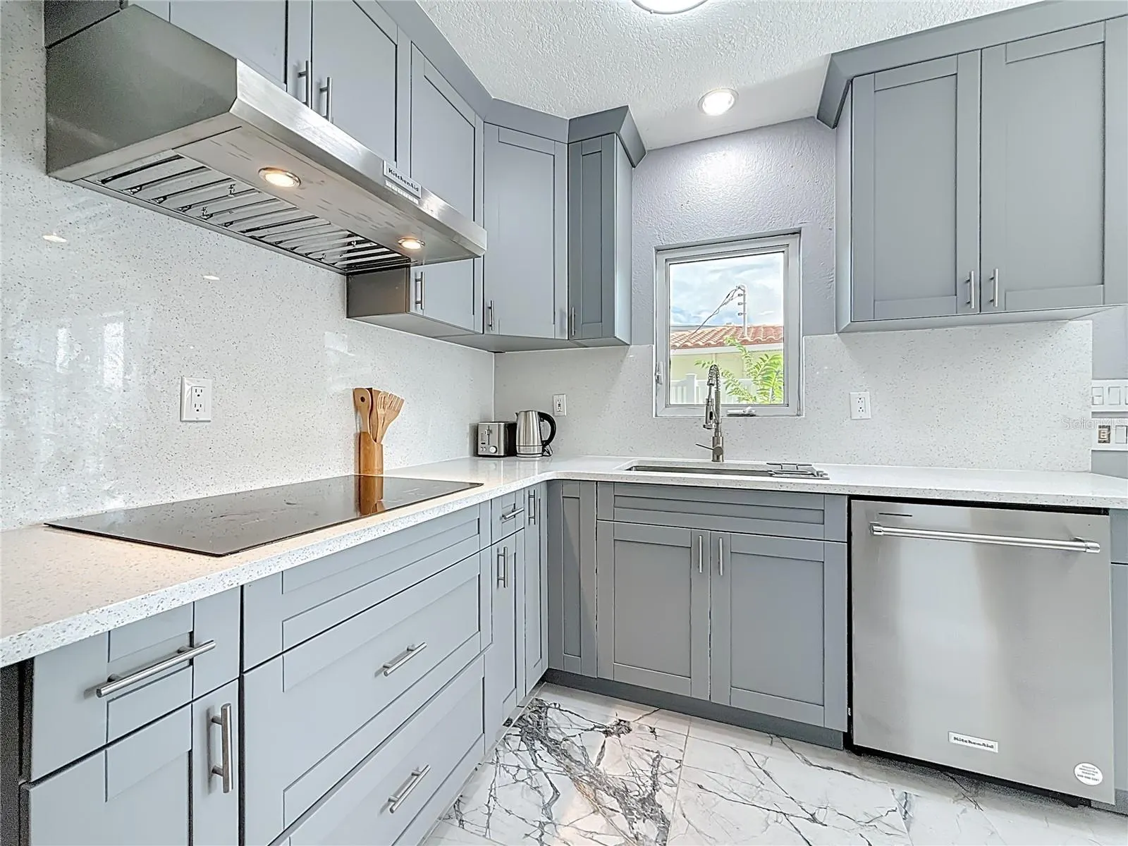 14186 W PARSLEY DR