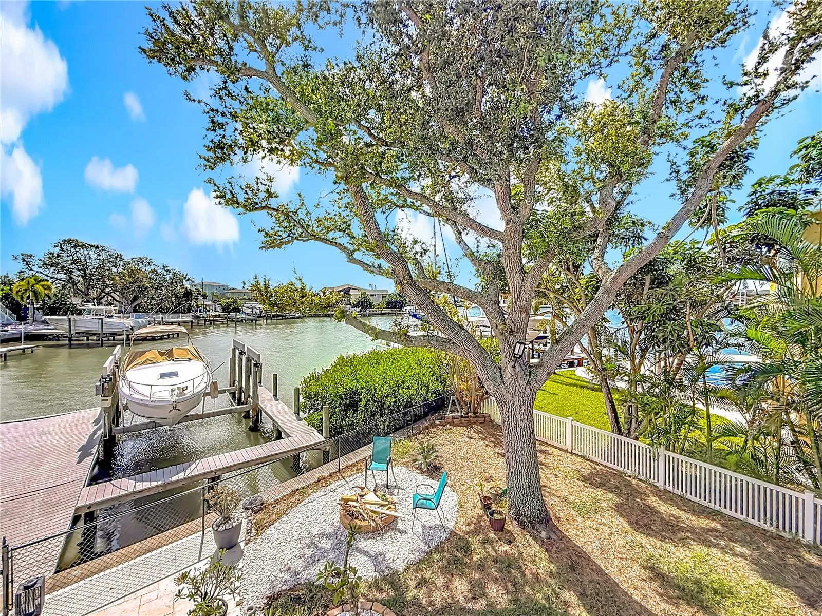 14186 W PARSLEY DR