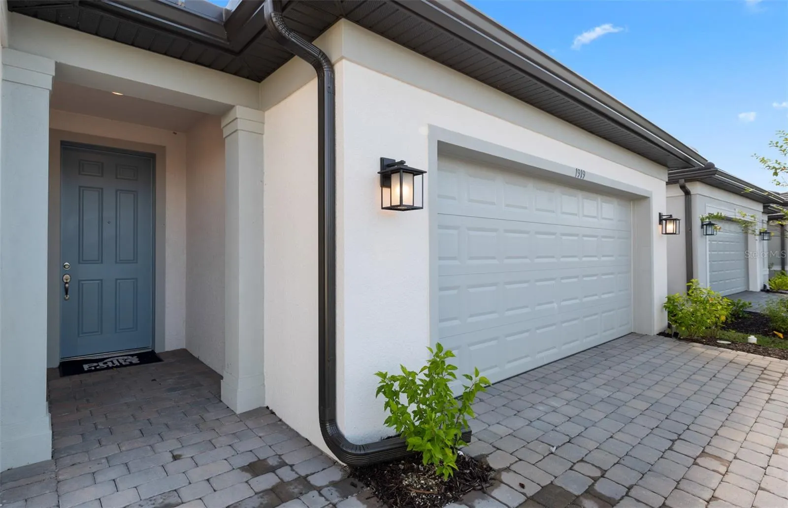 4620 BLUE STAR CT