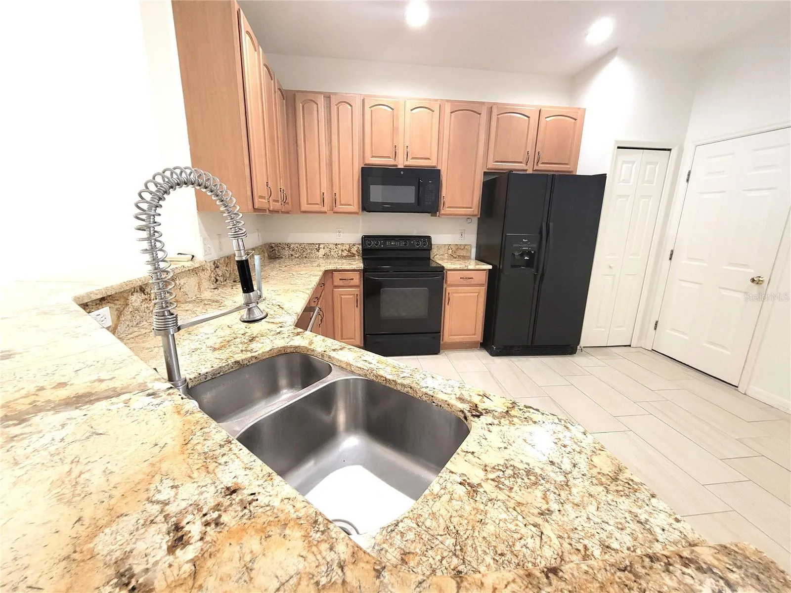 11237 KAPOK GRAND CIR